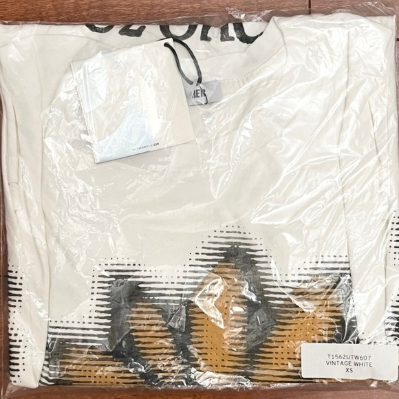 NWT DAYDREAMER 90s U2 One Daisy Graphic Grunge Rock Band Short Sleeve Tee XS - Picture 7 of 8